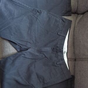 Old Navy Black Chinos Sleek and Versatile